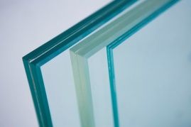 Какое стекло выбирать для входных групп и фасадов?