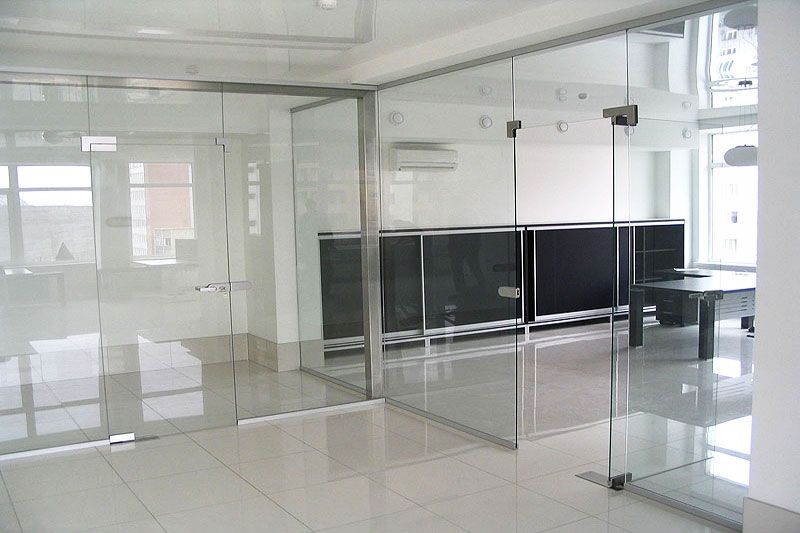 Светопрозрачные офисные перегородки: эстетика стекла фото 5