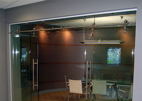 Светопрозрачные офисные перегородки: эстетика стекла фото 6
