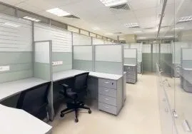 Перегородки между столами в офисе: ваше личное пространство